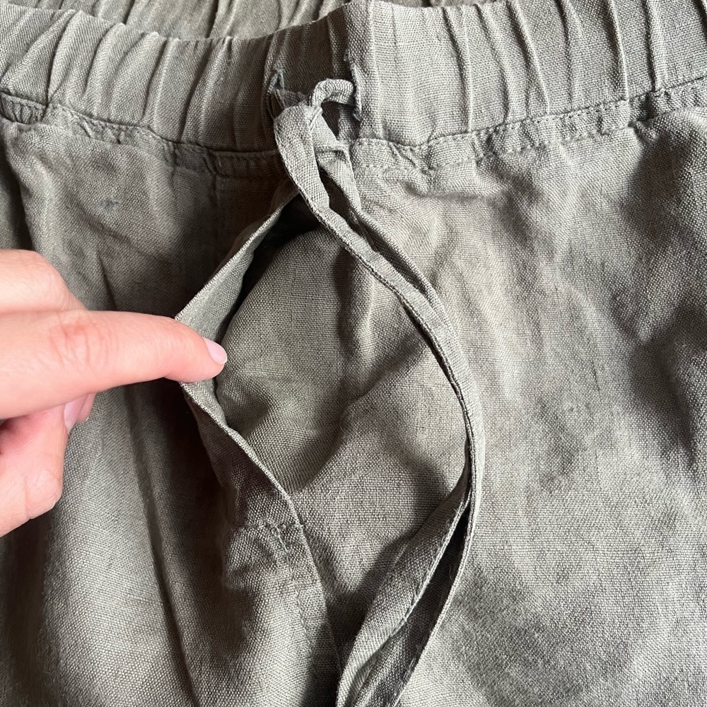 Parachute Moss Army Green Linen Shorts 🌿🩳 - Picture 3 of 9